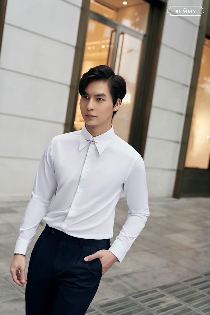 SM trắng tinh cài măng séc cổ #979
