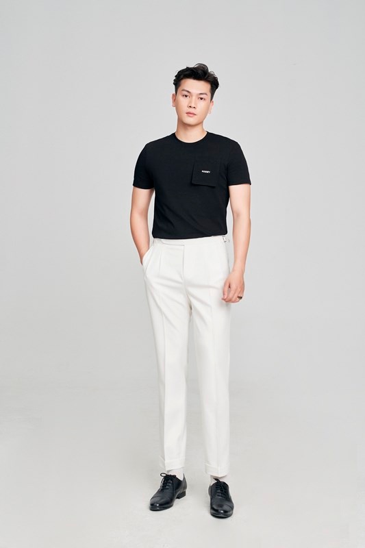 AF đen cổ tròn túi ngực- thêu remmy #06