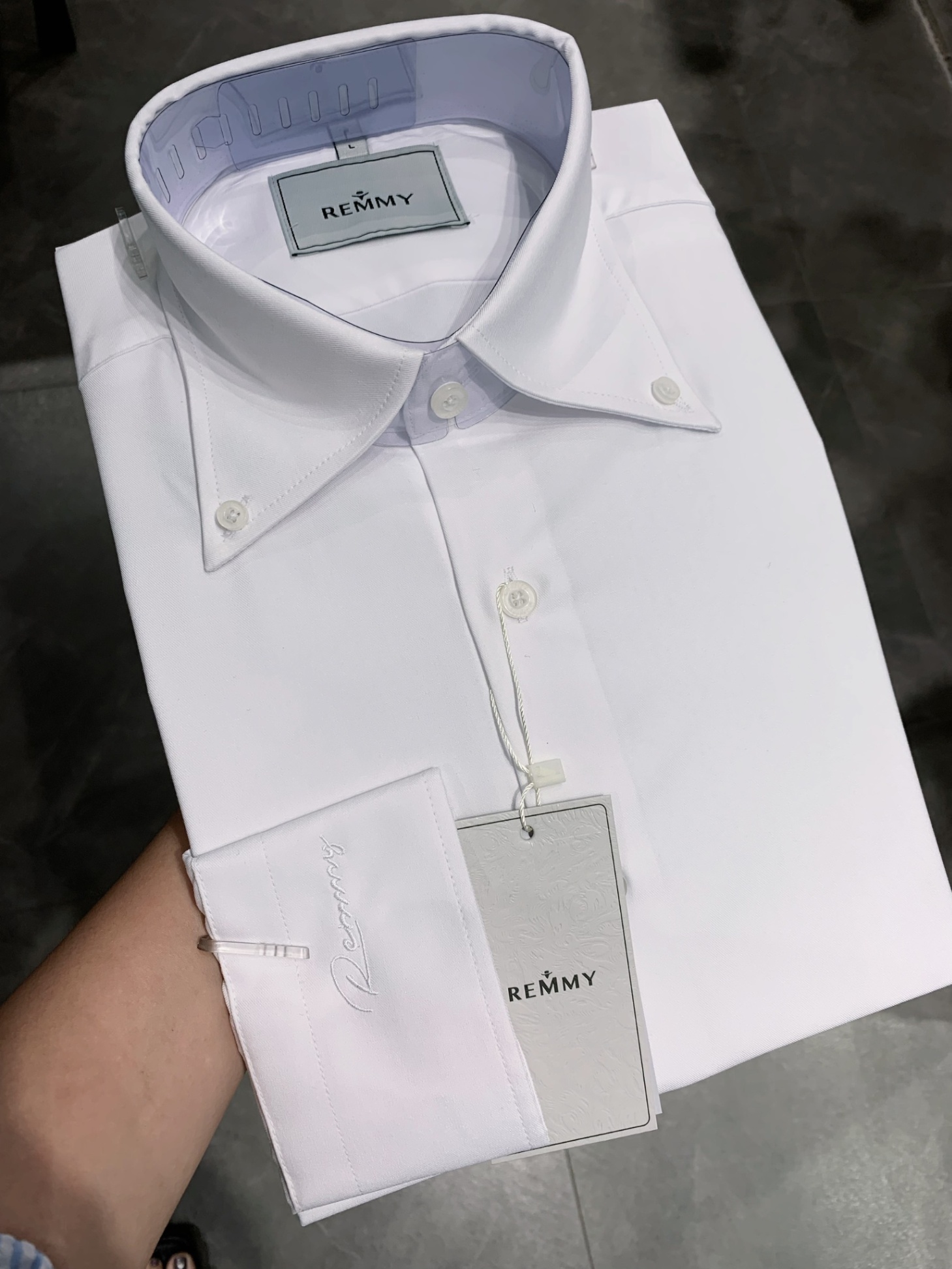 SM dài tay, trắng tinh, cổ button down #1028