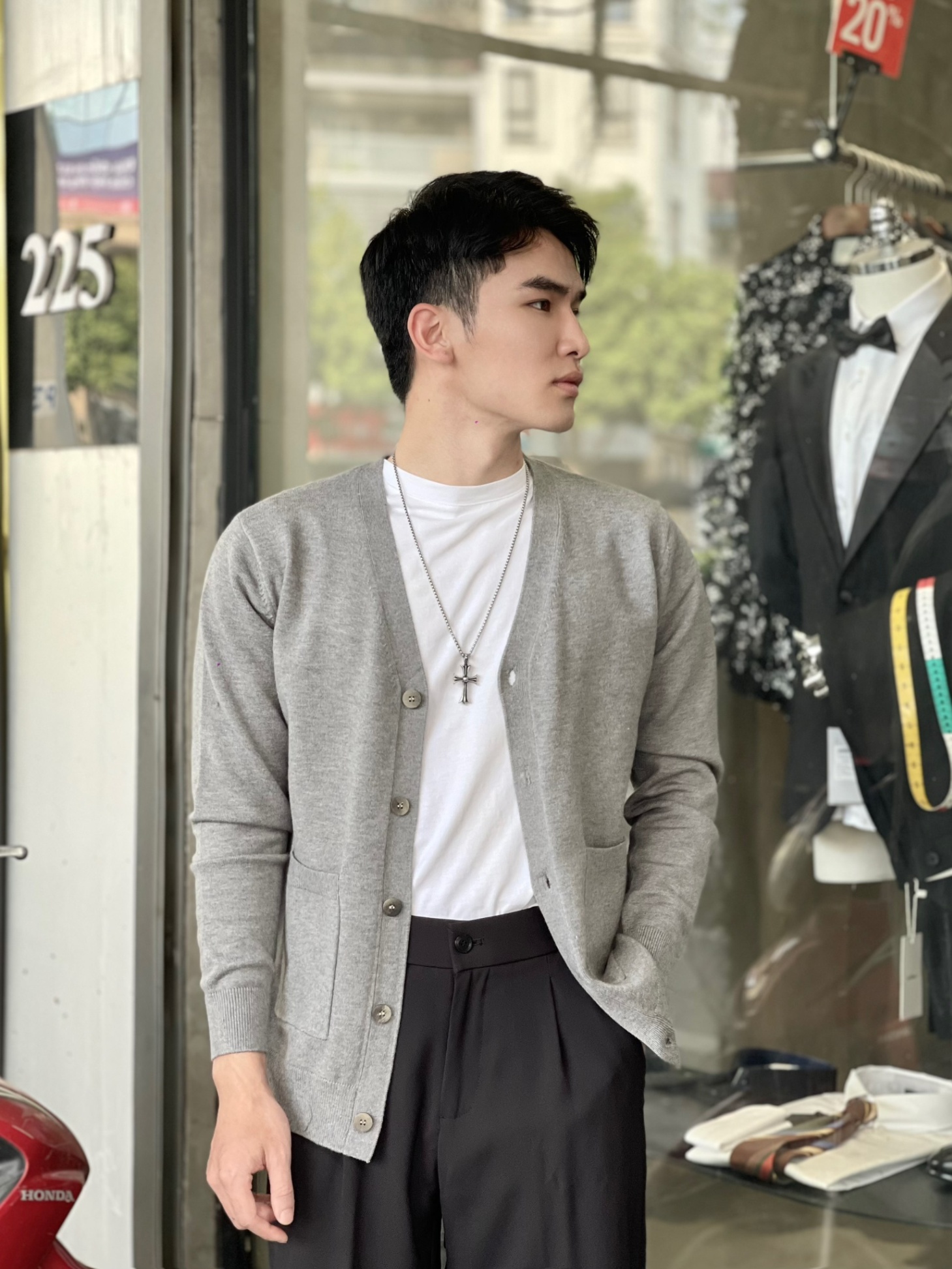 AL màu ghi, cổ tim, hai túi trước MK3846 #193