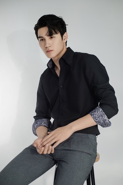 SM dài tay, cổ buttondown , màu đen , lót cổ - cổ tay đáp đen họa tiết #1102
