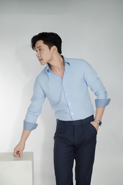 SM dài tay, cổ buttondown , màu xanh, lót cổ - cổ tay đáp xanh họa tiết #1100