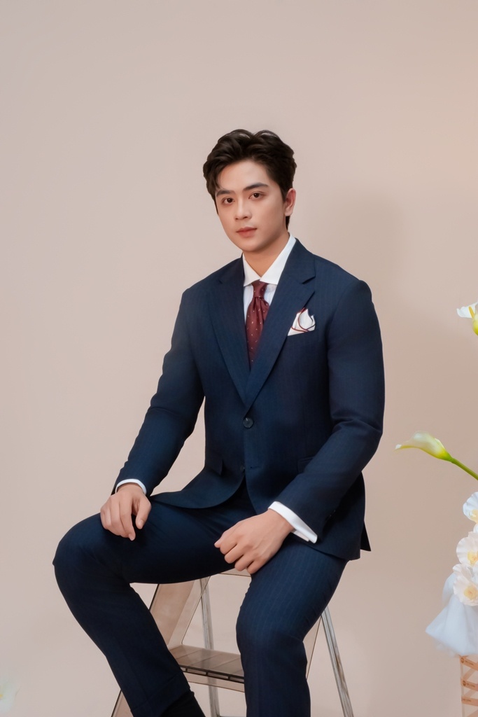 Vest tím than kẻ sọc xanh, hai khuy , ve chữ K #564