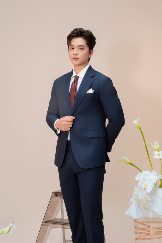 Vest tím than kẻ sọc xanh, hai khuy , ve chữ K #564