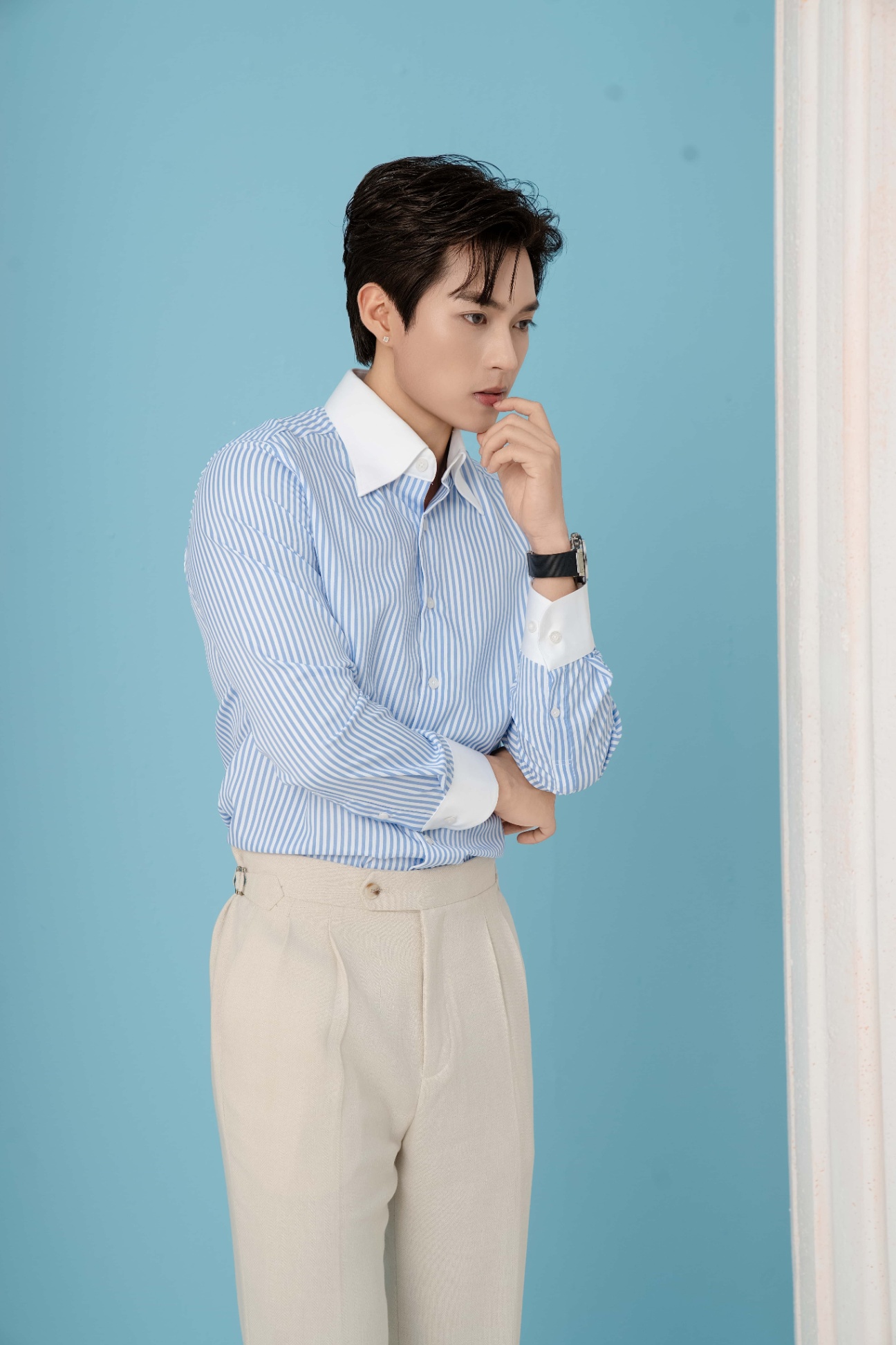 SM regular fit dài tay, màu trắng kẻ xanh dương , cổ - cổ tay đáp trắng #1124
