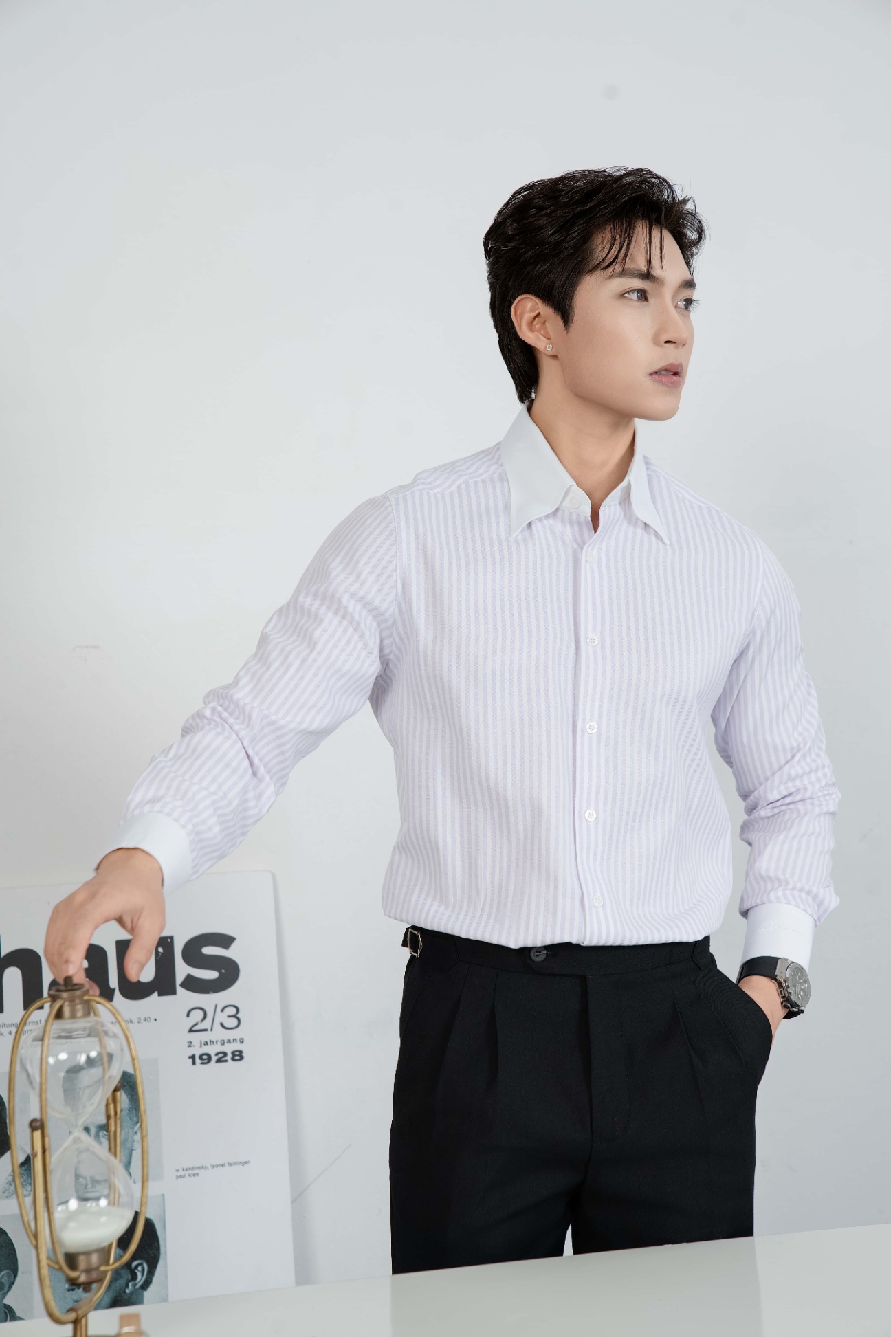 SM regular fit dài tay, màu trắng kẻ hồng , cổ - cổ tay đáp trắng #1126