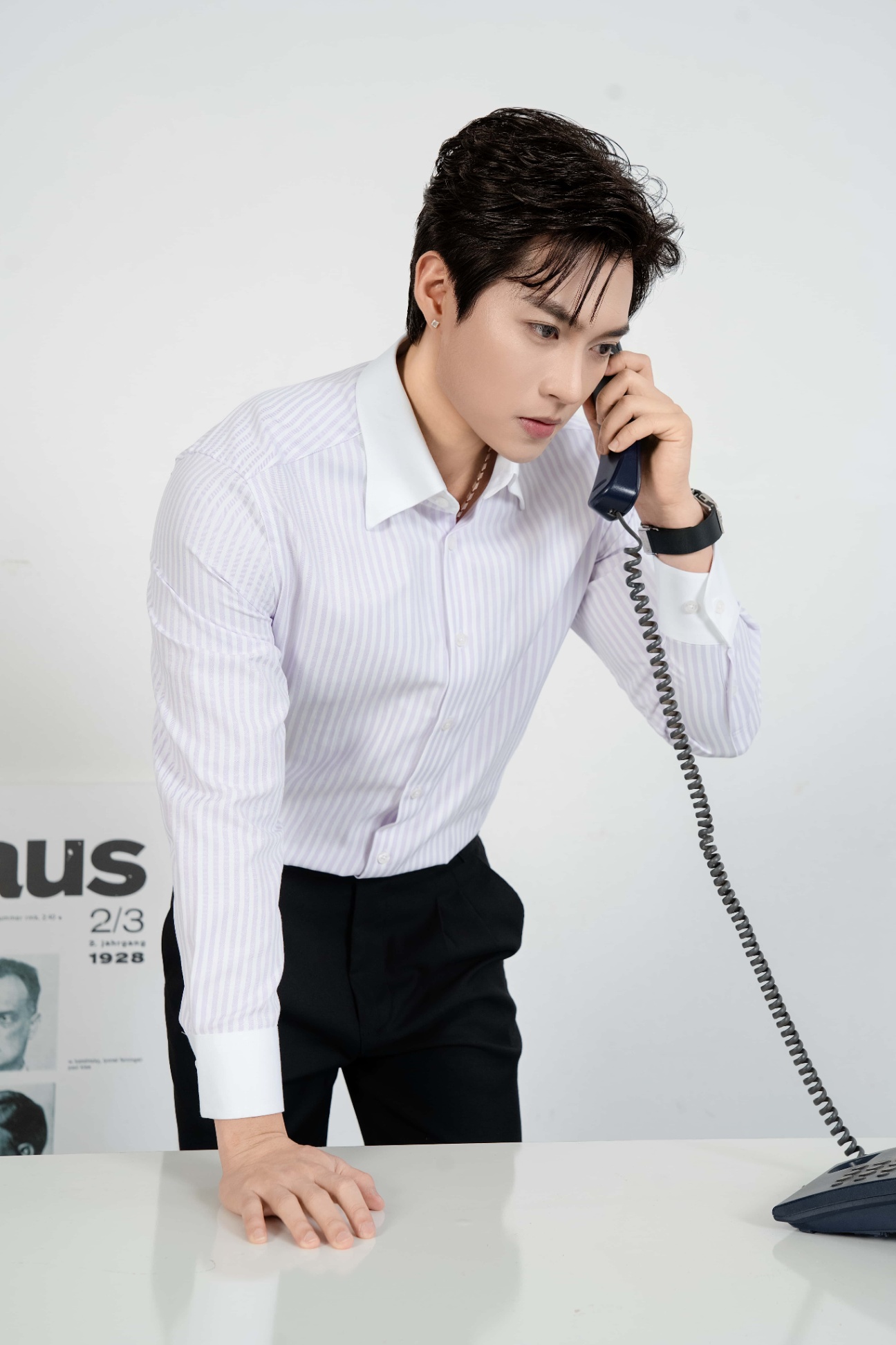 SM regular fit dài tay, màu trắng kẻ hồng , cổ - cổ tay đáp trắng #1126