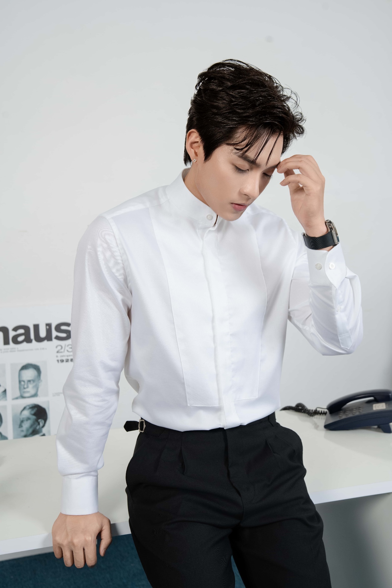 SM regular fit dài tay,màu trắng, cổ tàu , đáp thân trước #1128