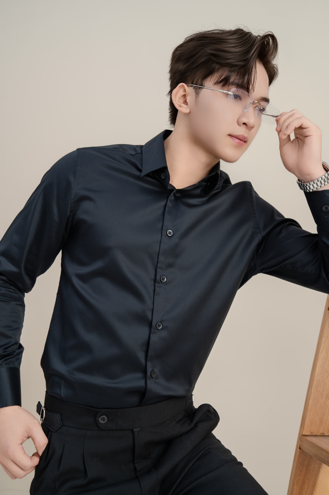 SM regular fit dài tay, màu đen, cổ basic #1132
