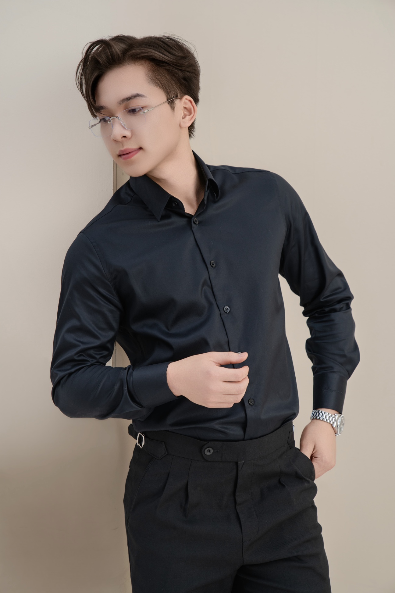 SM regular fit dài tay, màu đen, cổ basic #1132