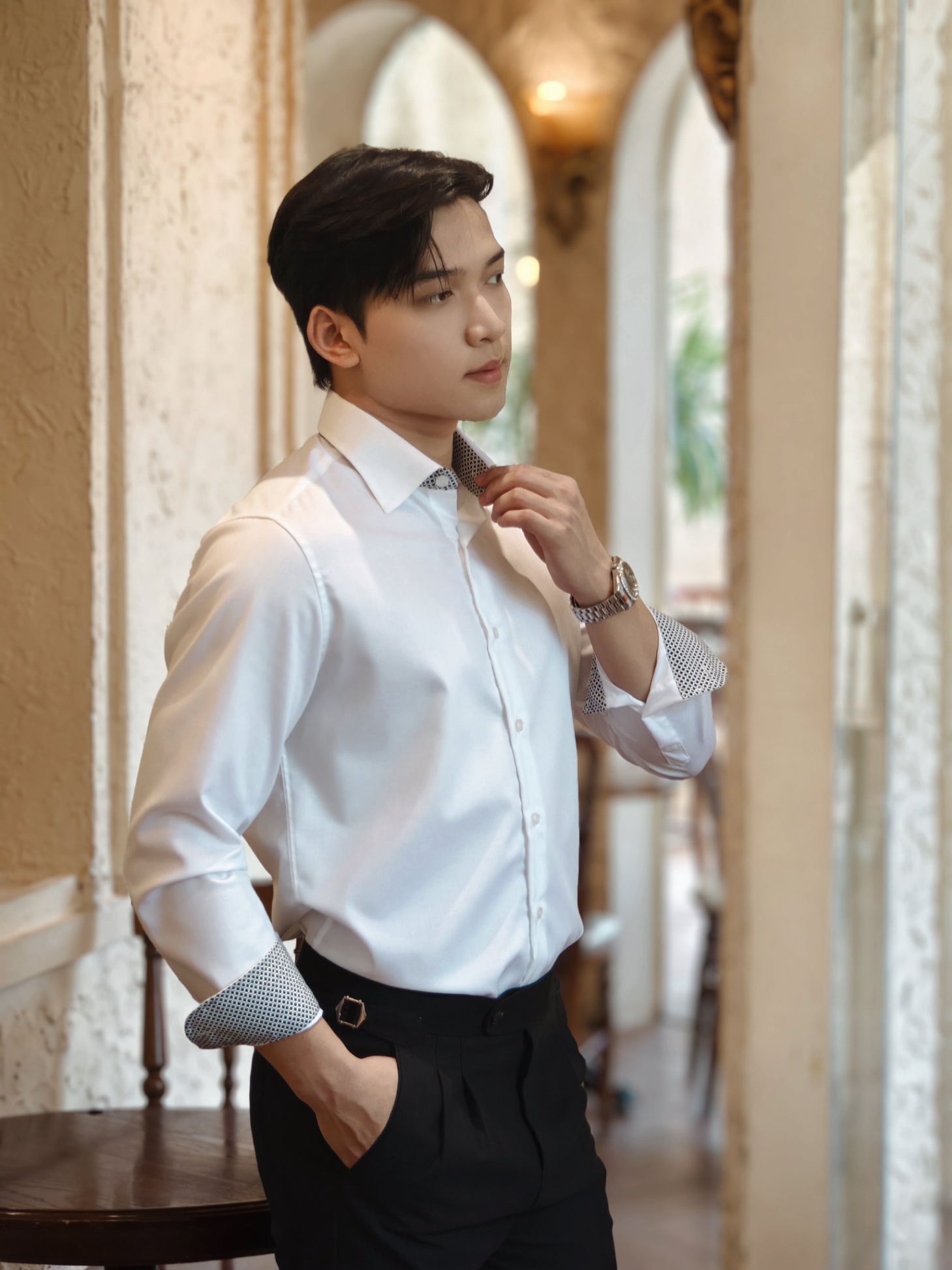 SM regular fit dài tay, màu trắng , cổ - lót cổ tay đáp kẻ ô vuông đen #1144