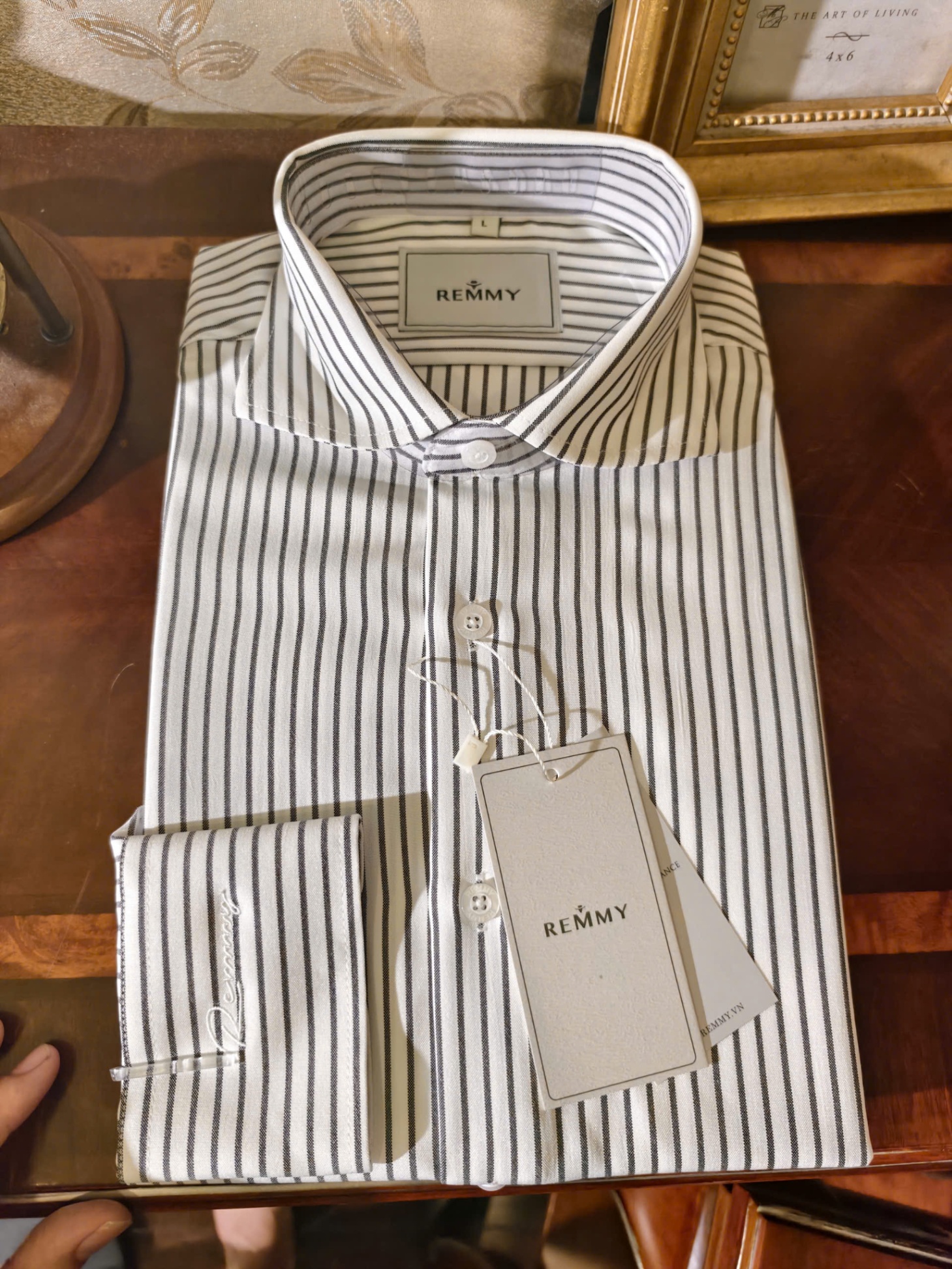 SM regular fit dài tay , màu trắng kẻ đen , cổ cutaway #1149