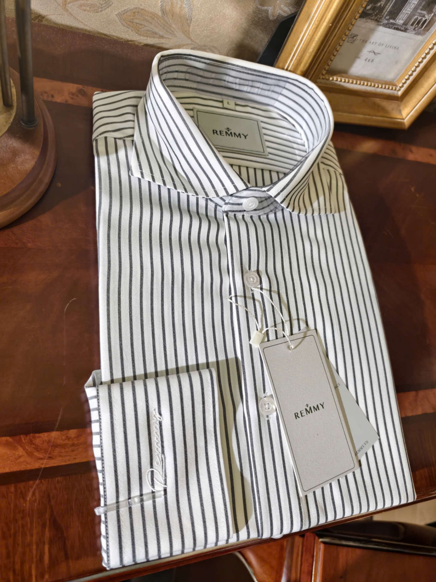 SM regular fit dài tay , màu trắng kẻ đen , cổ cutaway #1149