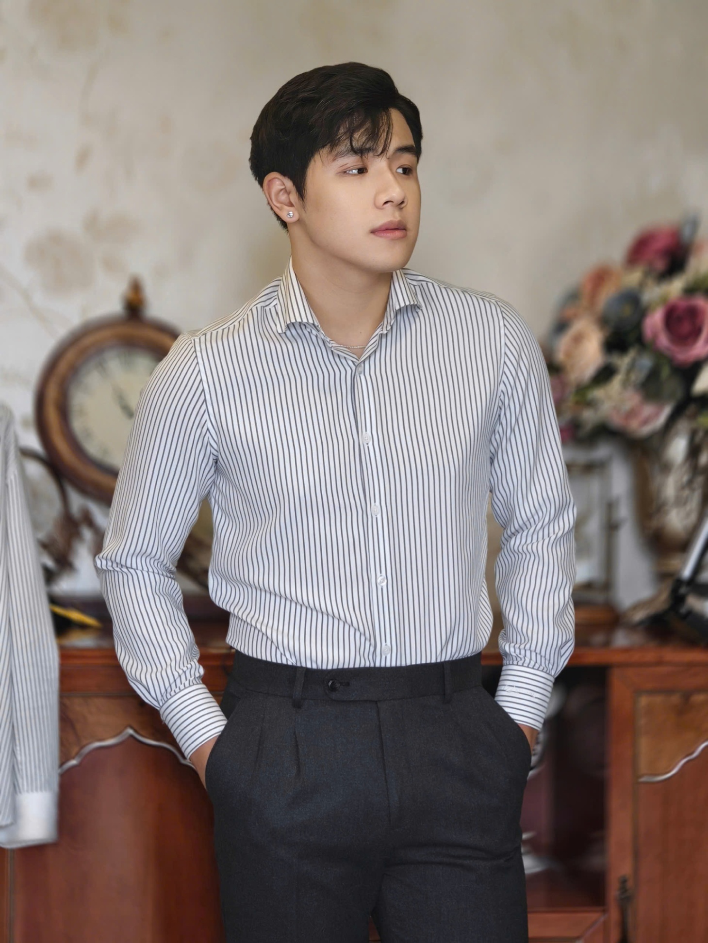 SM regular fit dài tay , màu trắng kẻ đen , cổ cutaway #1149