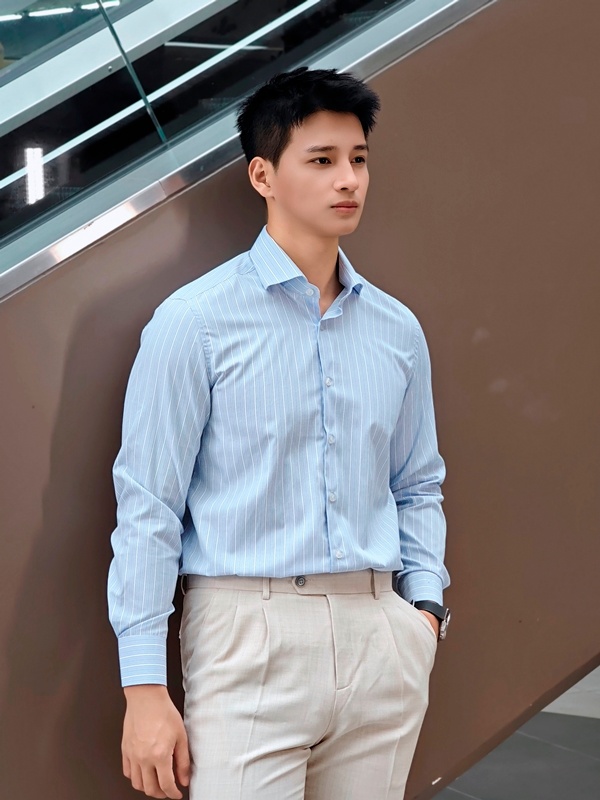 SM regular fit dài tay , màu xanh nhạt kẻ sọc trắng xanh đậm, cổ cutaway #1147