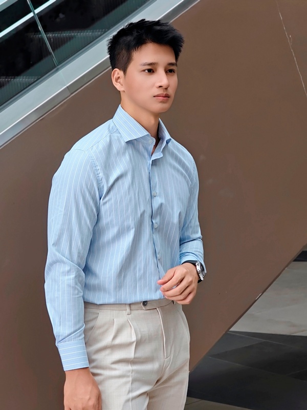 SM regular fit dài tay , màu xanh nhạt kẻ sọc trắng xanh đậm, cổ cutaway #1147