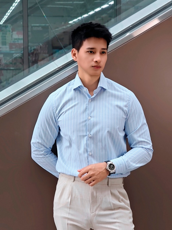 SM regular fit dài tay , màu xanh nhạt kẻ sọc trắng xanh đậm, cổ cutaway #1147