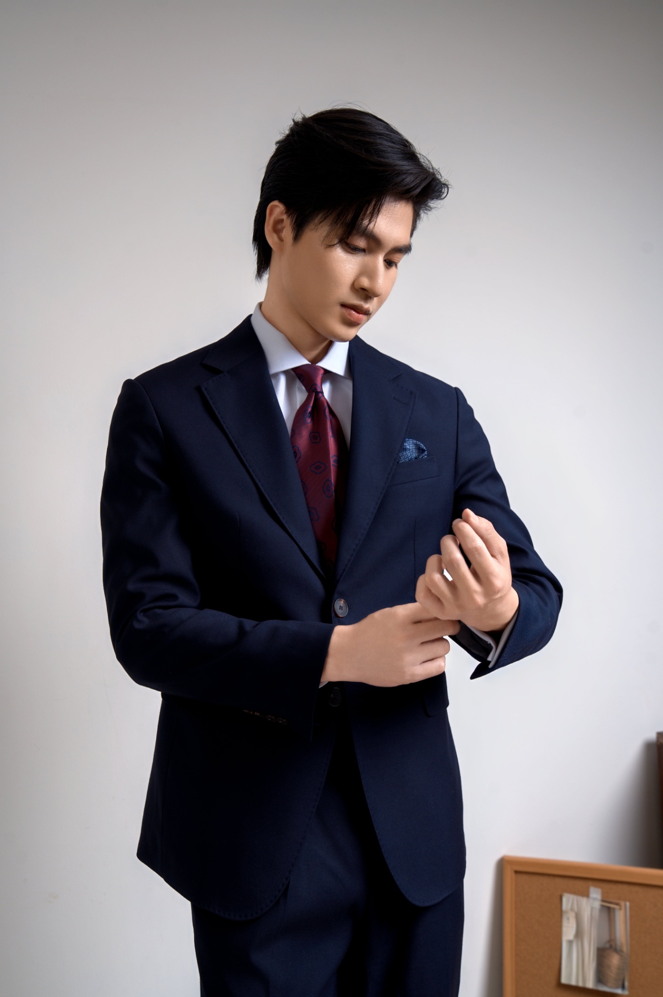 Vest tím than, hai khuy , ve chữ K #570