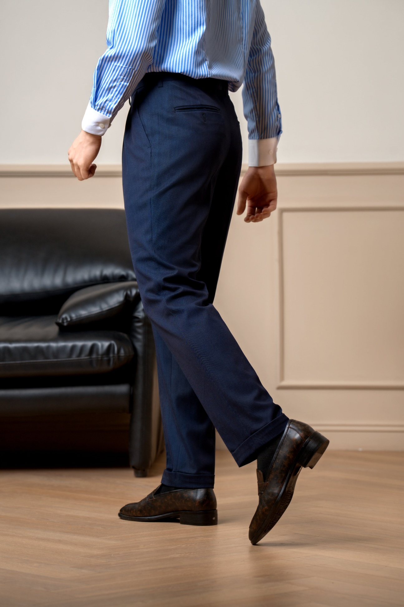 Quần cạp cao, vải denim xanh đen , gấu lơ vê #577