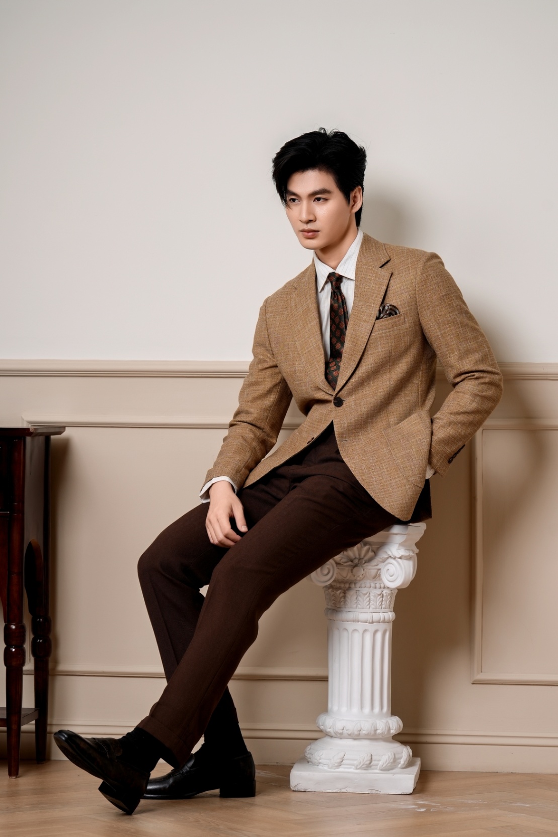 Blazer Golden Brown , hai khuy , ve chữ K #573