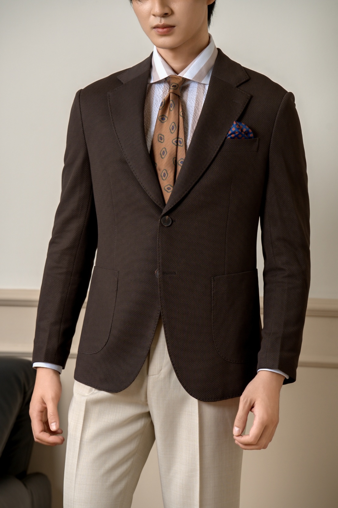 Blazer Dark Brown , hai khuy , ve chữ K #572
