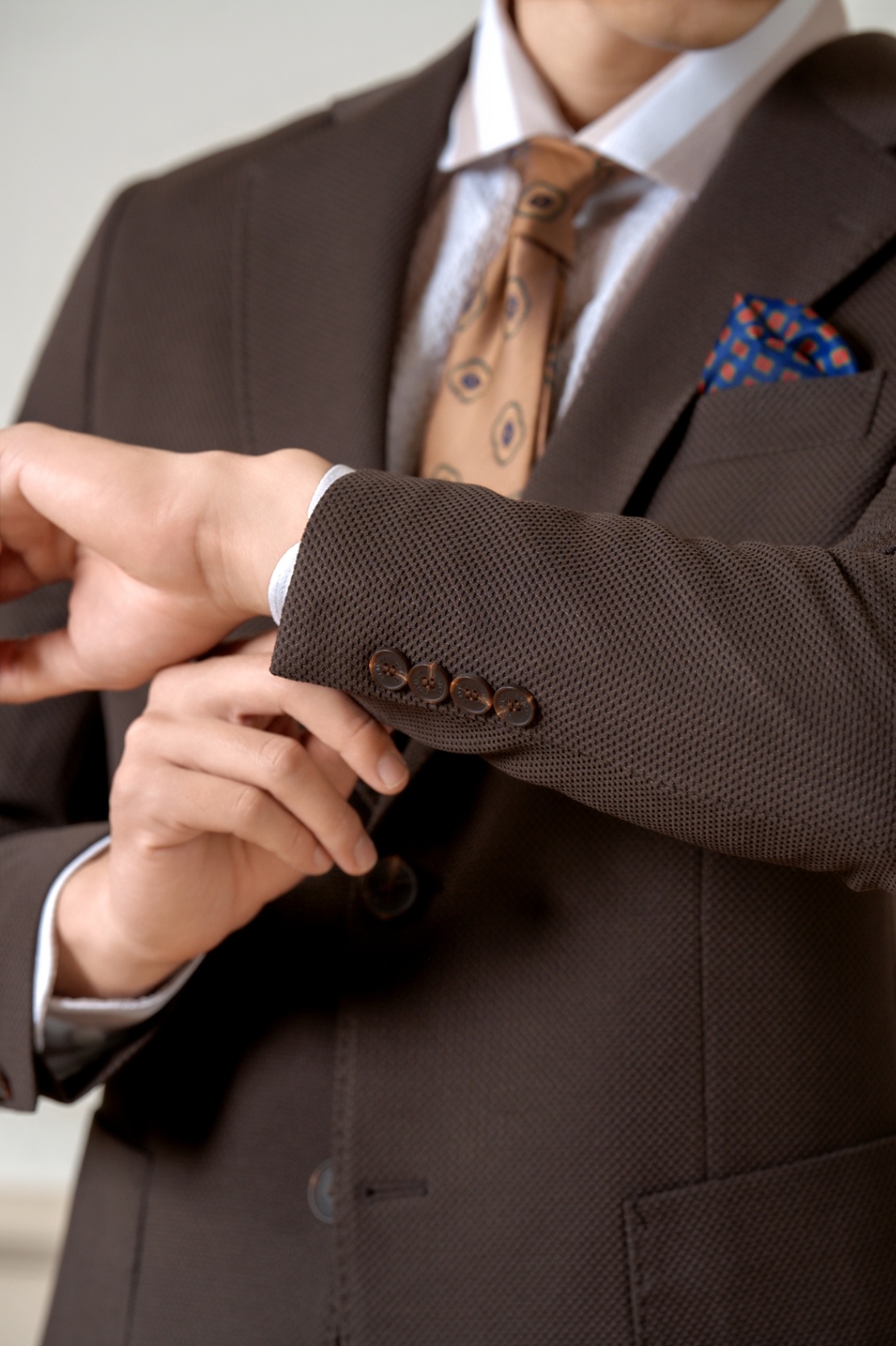 Blazer Dark Brown , hai khuy , ve chữ K #572