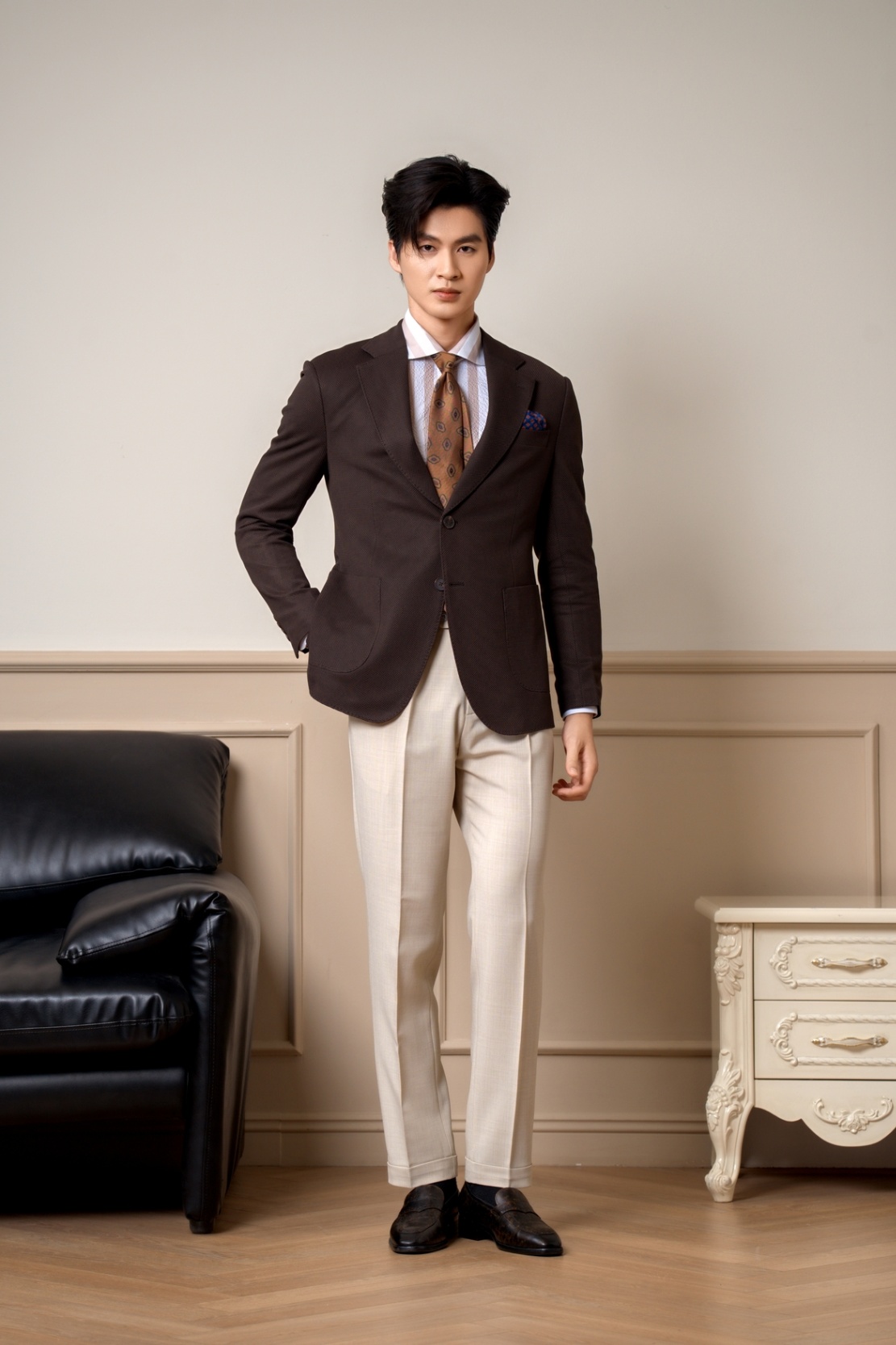 Blazer Dark Brown , hai khuy , ve chữ K #572