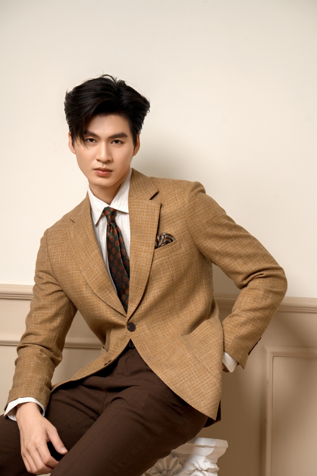 Blazer Golden Brown , hai khuy , ve chữ K #573