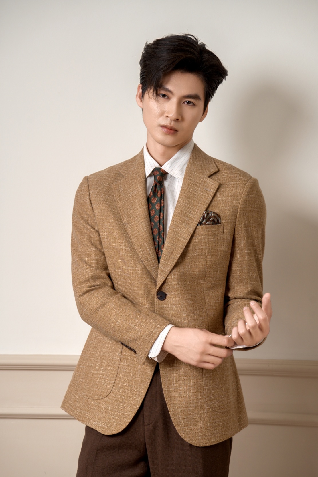 Blazer Golden Brown , hai khuy , ve chữ K #573