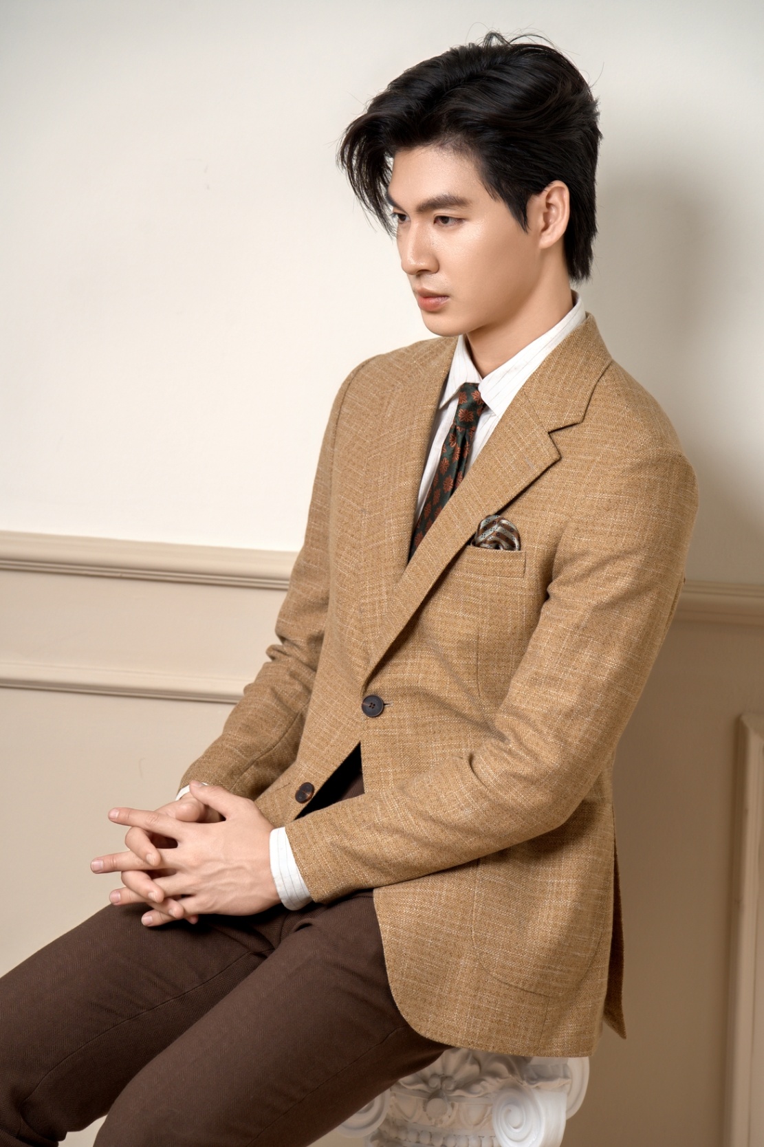 Blazer Golden Brown , hai khuy , ve chữ K #573