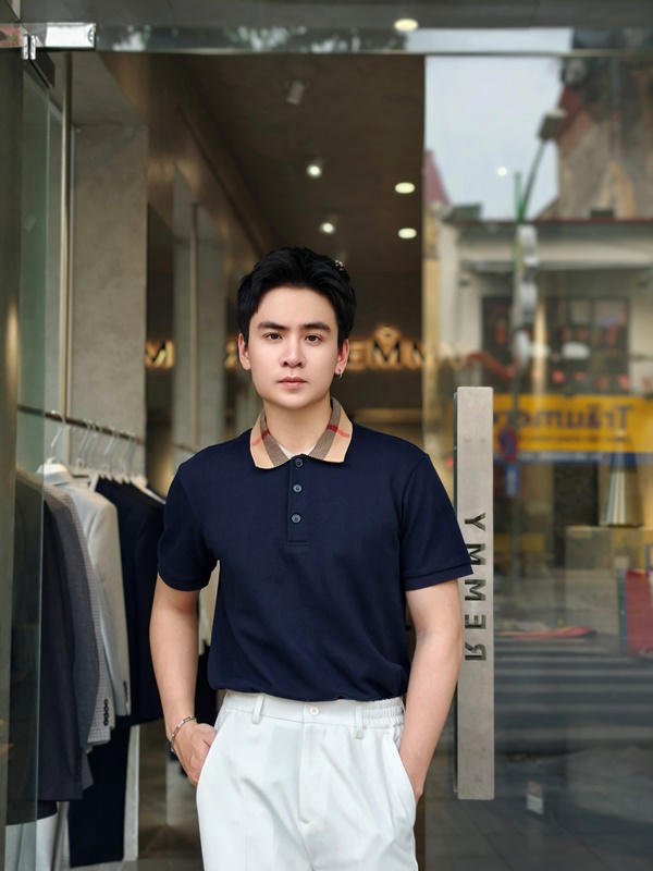 AF cổ bẻ , màu tím than trơn , cổ vàng đen trắng DH872 #387