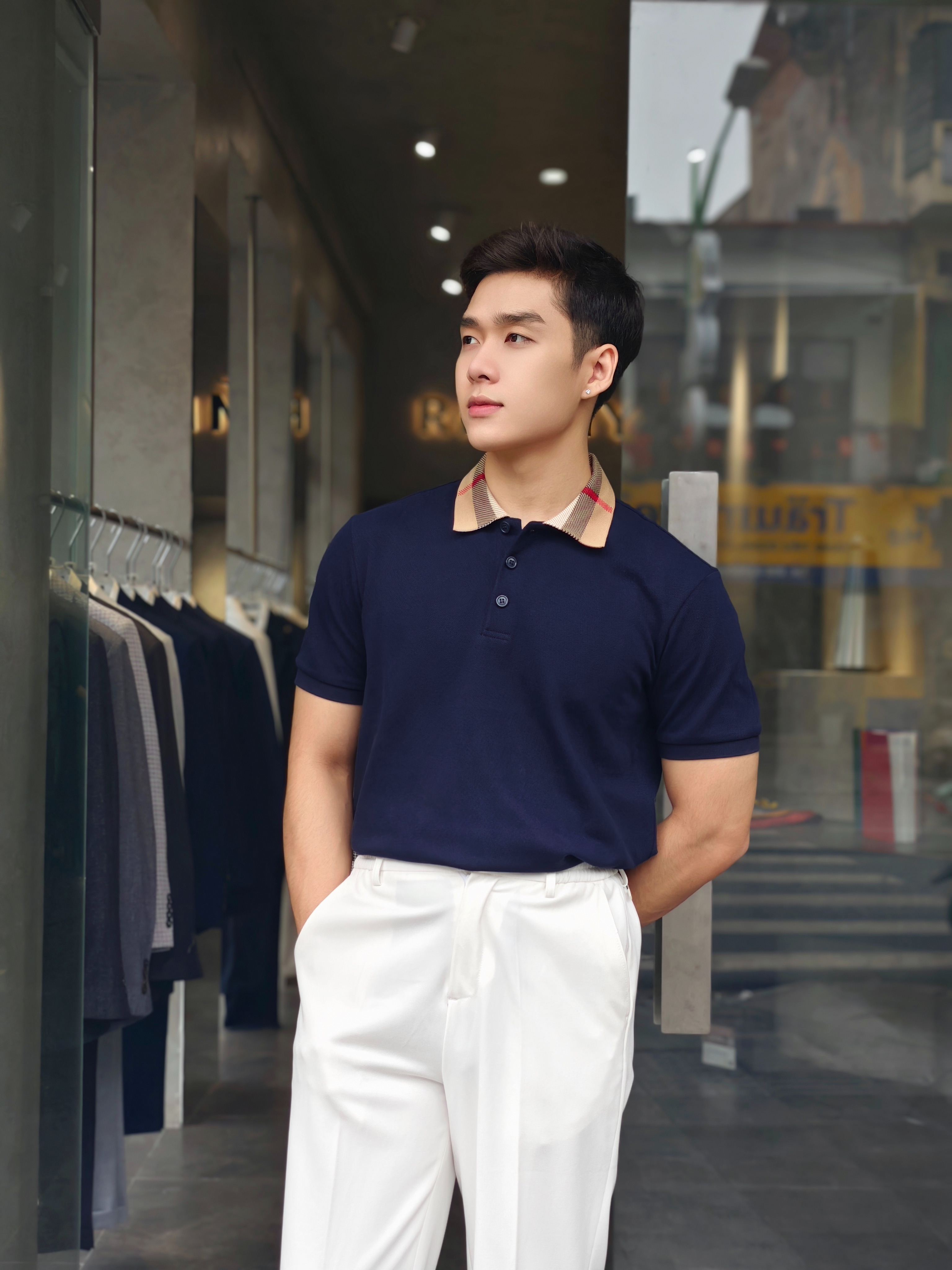 AF cổ bẻ , màu tím than trơn , cổ vàng đen trắng DH872 #387
