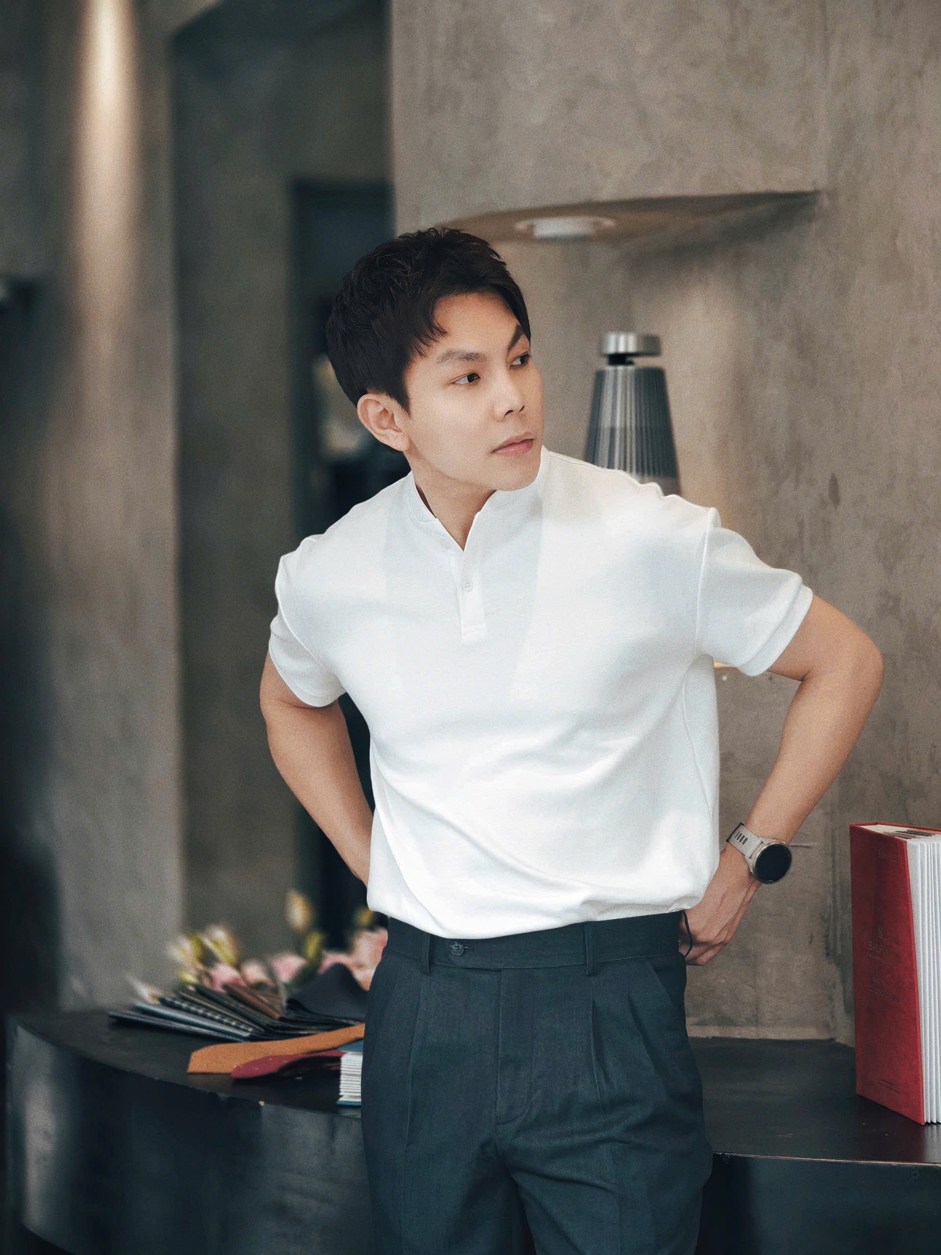 AF cổ tàu , màu trắng trơn , cổ tay gấu áo bo chun C51014 #385
