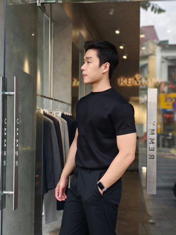 AF cổ tròn , màu đen trơn #395