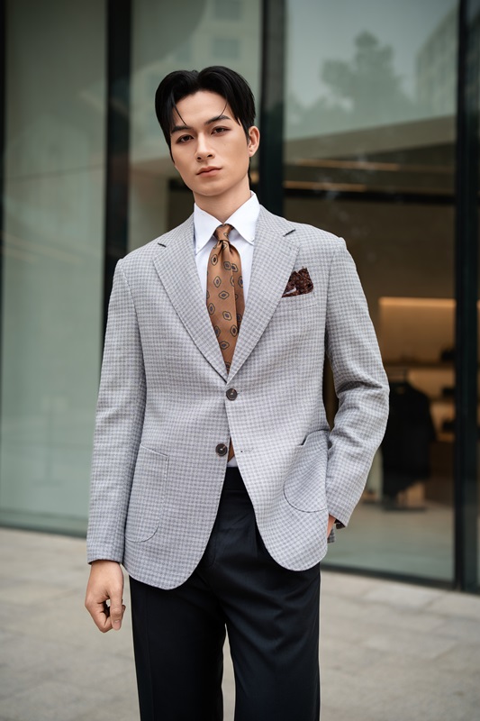 Blazer màu ghi kẻ ô vuông , hai khuy , ve chữ K #580