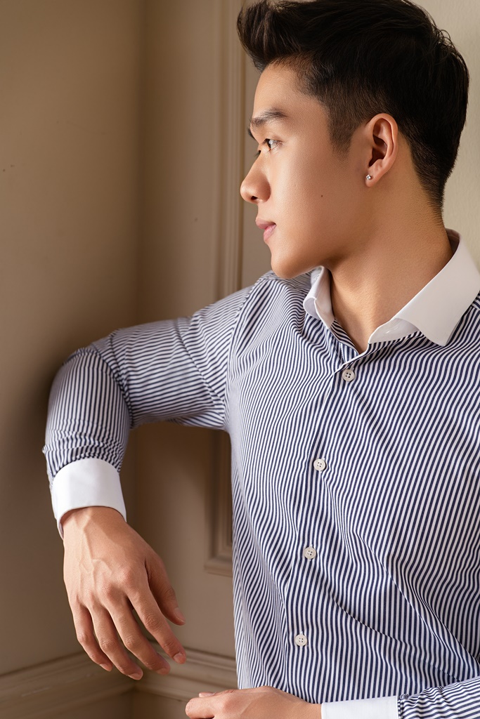 SM Winchester regular fit dài tay , cổ Spread , màu trắng sọc navy #1172
