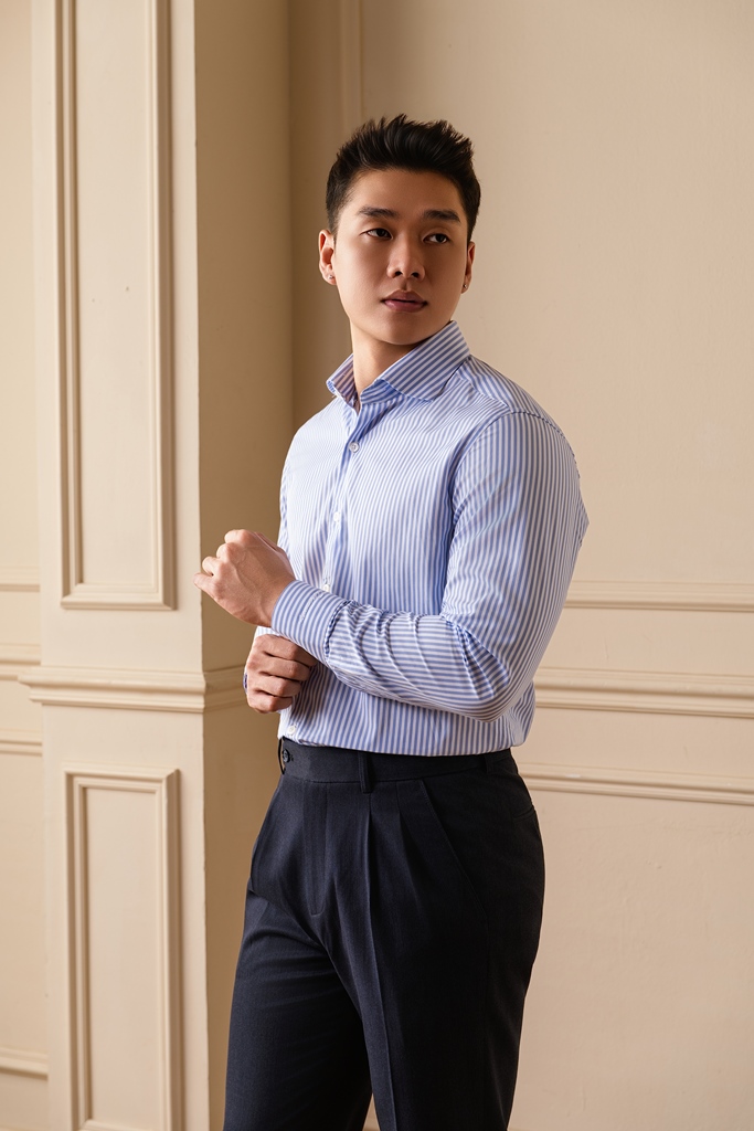 SM regular fit dài tay , cổ cutaway , màu trắng kẻ xanh #1168