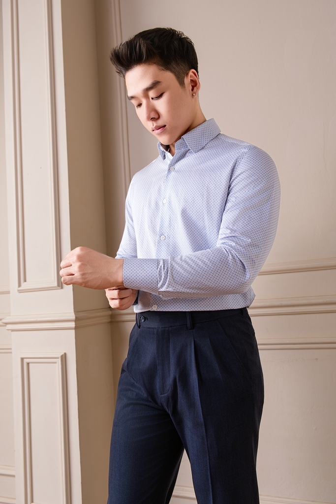 SM regular fit dài tay , cổ đức , màu trắng họa tiết elip xanh chấm đen #1175