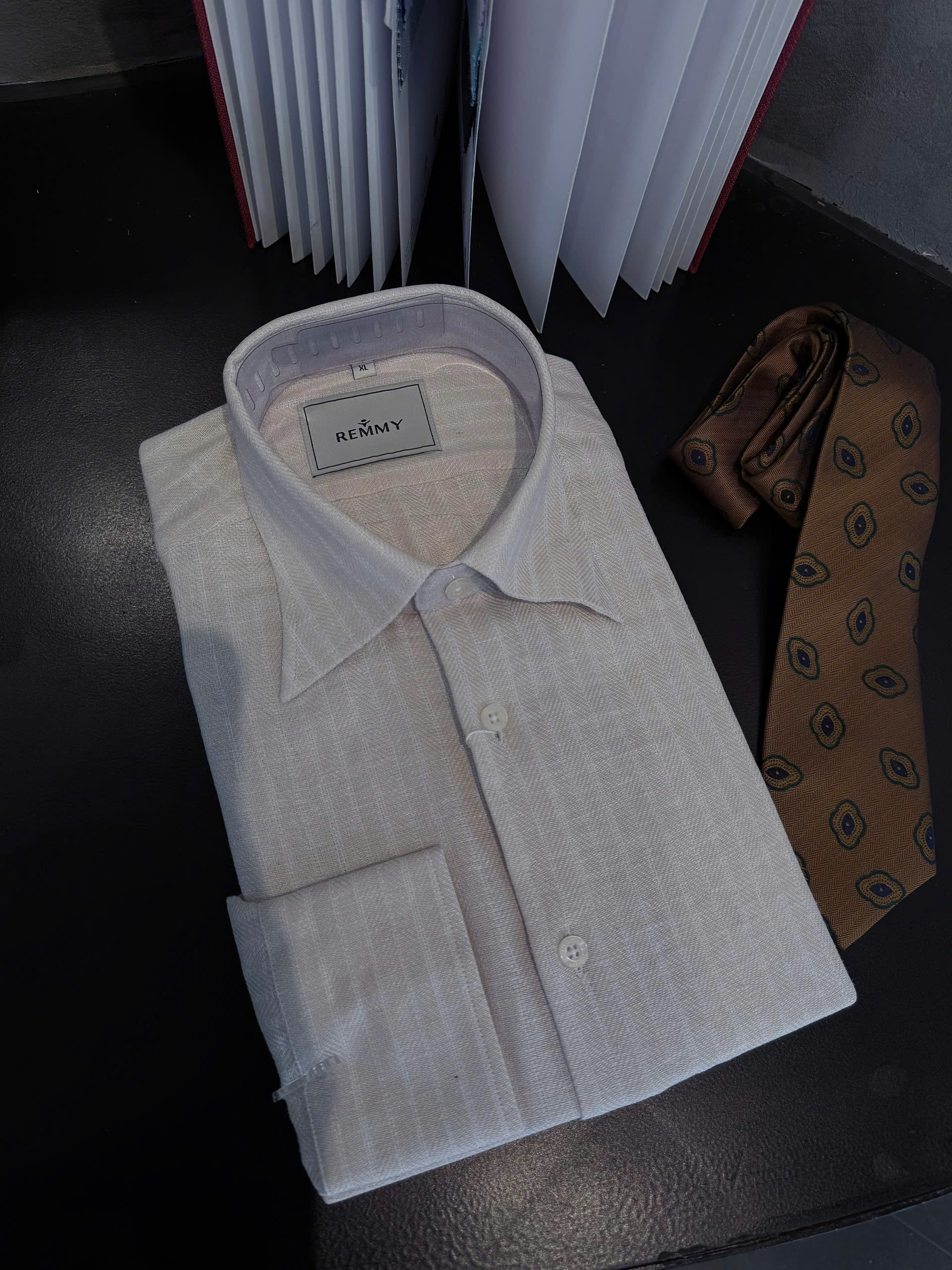SM regular fit dài tay , cổ hidden button-down , màu kem ngà herringbone #1170
