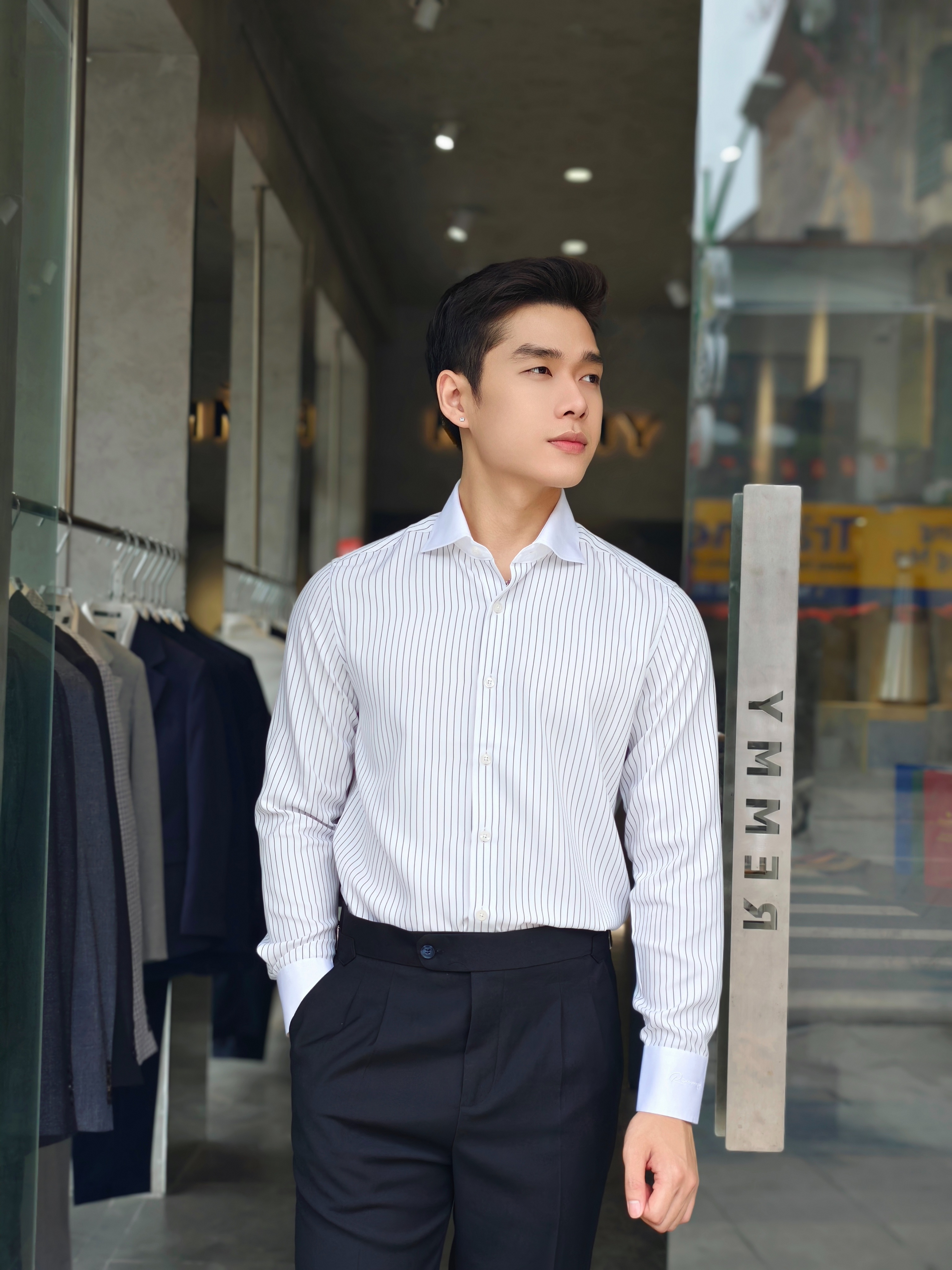SM regular fit dài tay , màu trắng kẻ sọc đen ,cổ cutaway #1163