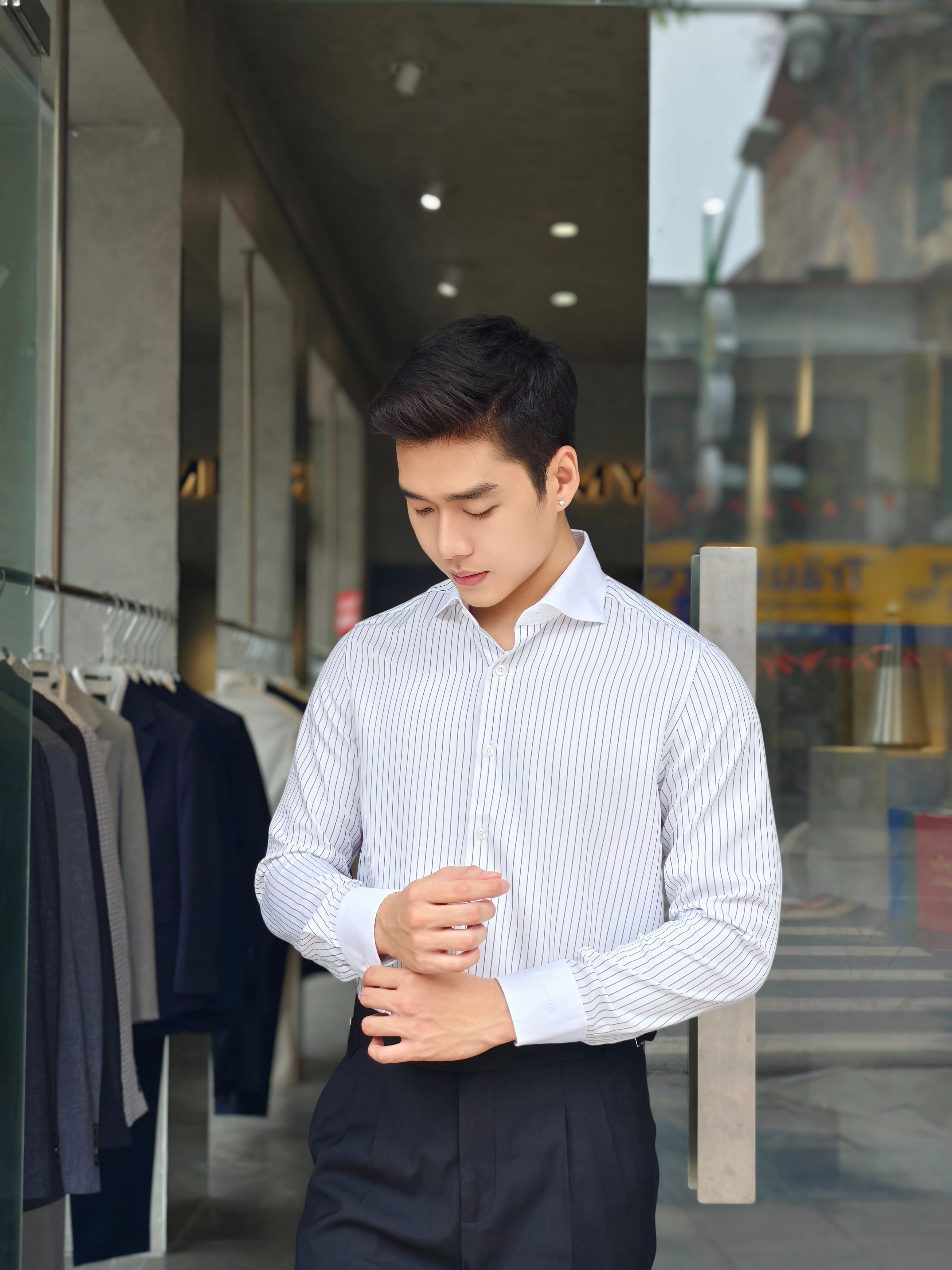 SM regular fit dài tay , màu trắng kẻ sọc đen ,cổ cutaway #1163