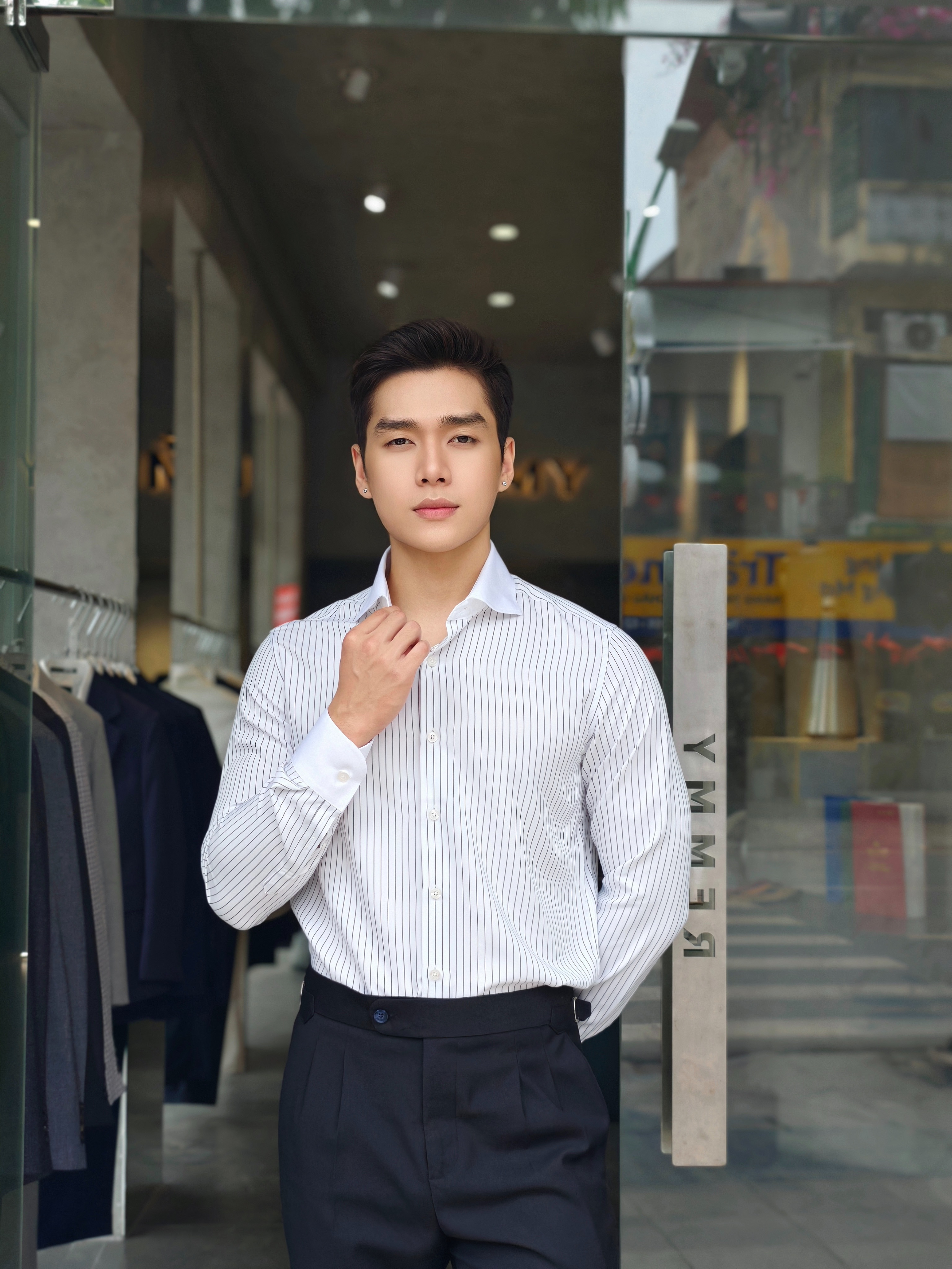 SM regular fit dài tay , màu trắng kẻ sọc đen ,cổ cutaway #1163