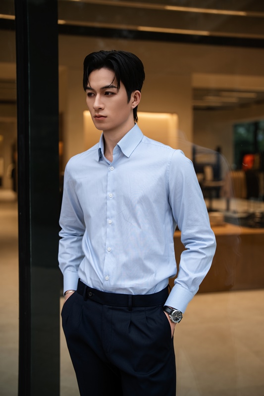 SM regular fit dài tay ,màu xanh kẻ tăm trắng, cổ basic #1160