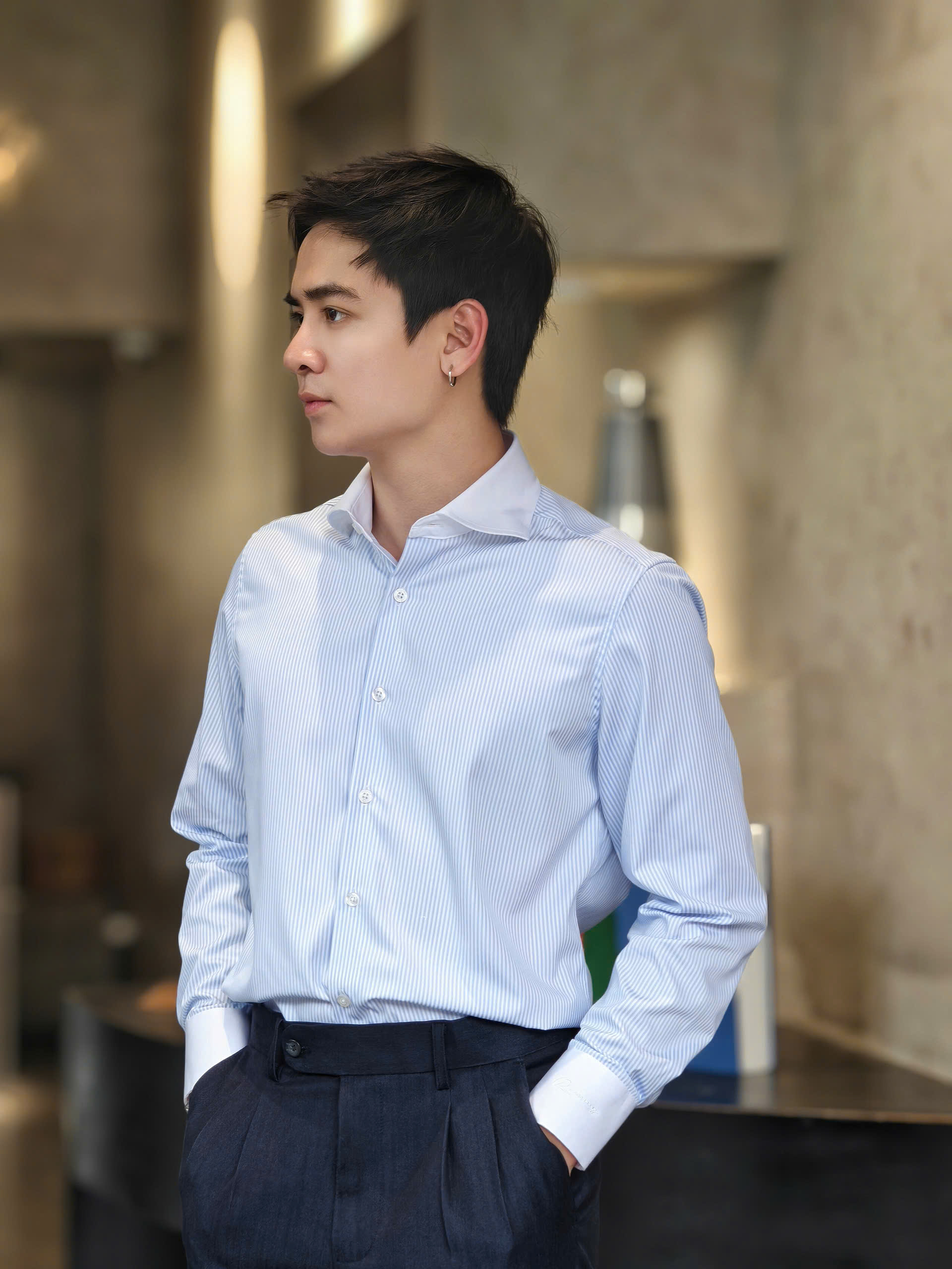 SM regular fit dài tay ,màu xanh kẻ tăm trắng , cổ - cổ tay đáp trắng #1158
