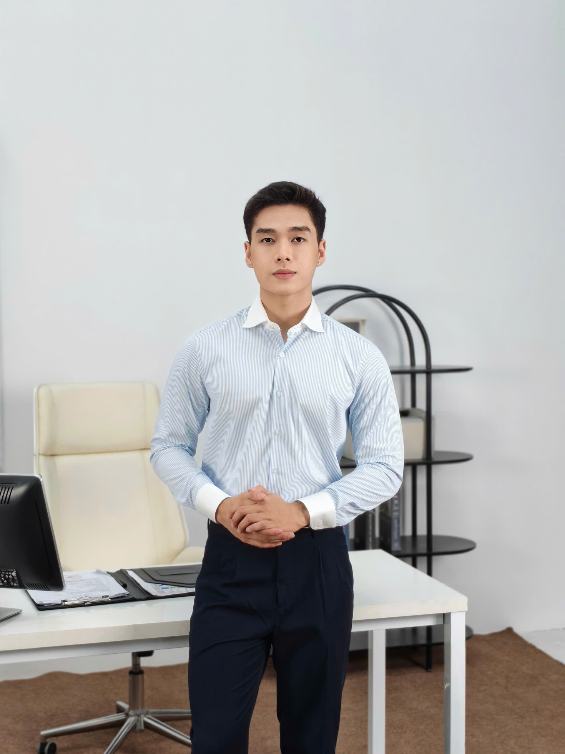SM regular fit dài tay ,màu xanh kẻ tăm trắng , cổ - cổ tay đáp trắng #1158