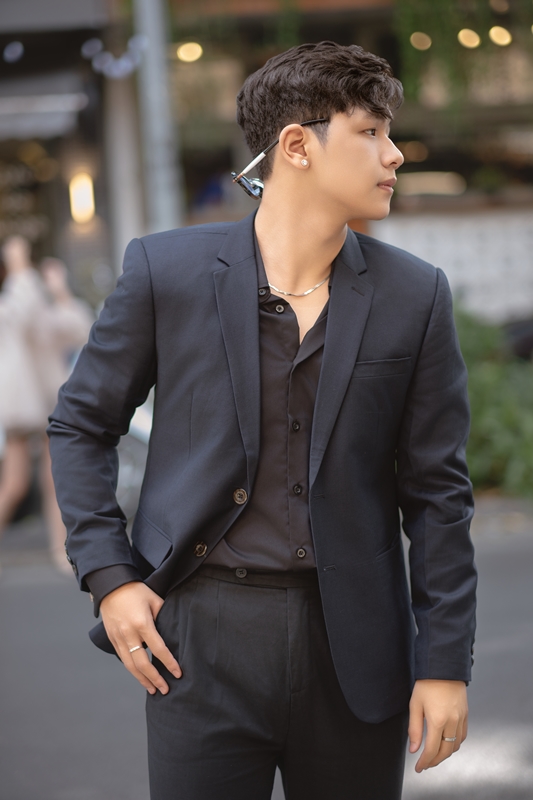 Vest xanh tt đậm trơn, 2 cúc màu nâu