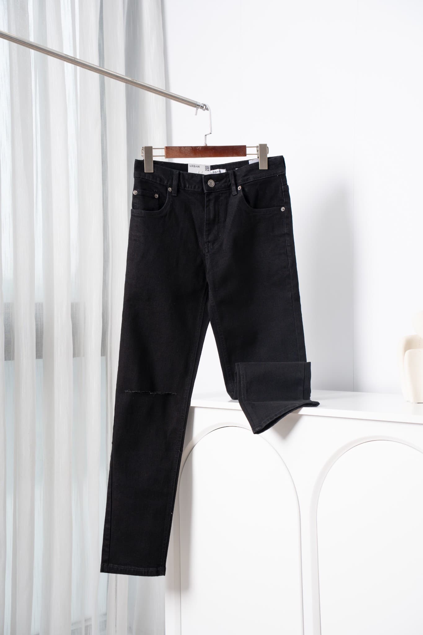 Quần Jean Urban 1606 - Đen Rách - 29