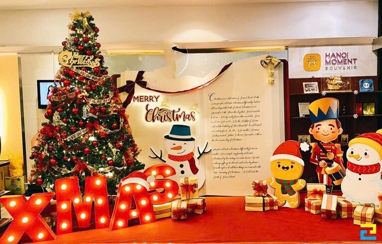 Trang trí tiểu cảnh noel cho quán cafe 0967669867