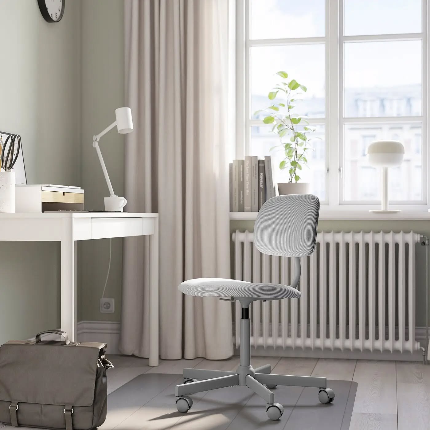 Ghế BLECKBERGET trắng xám