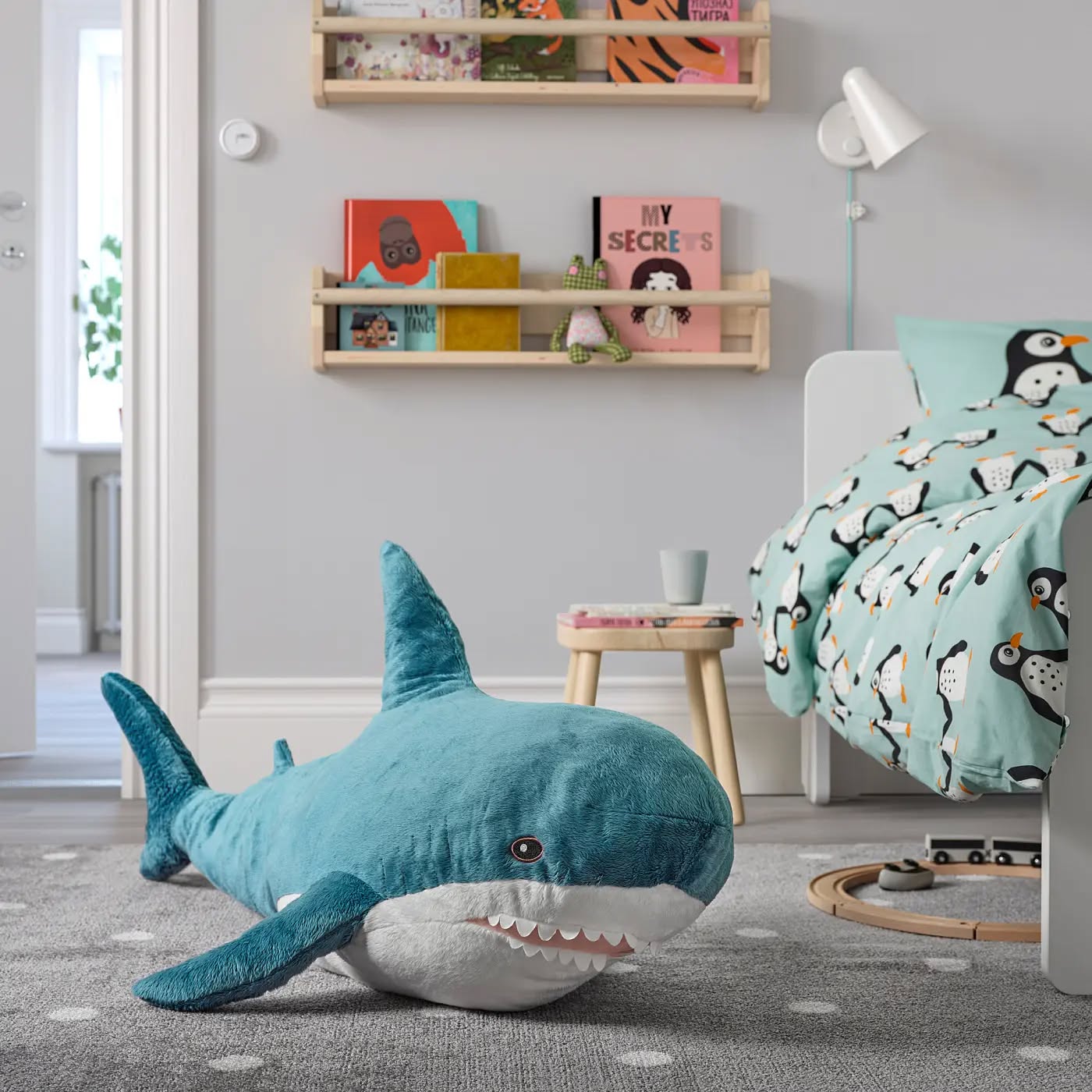 Cá mập bông BLÅHAJ 100 cm